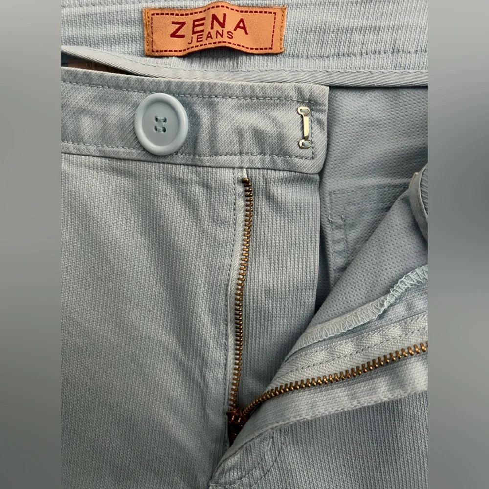 Zena Baby Blue NWOT Corduroy Texture Stretch Capri Pants, Size 12